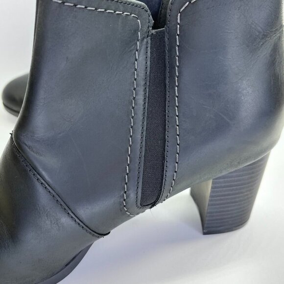 Clarks Bayla Glow Bootie Women's Size 10 in Black Heeled Ankle Boot - Picture 10 of 16